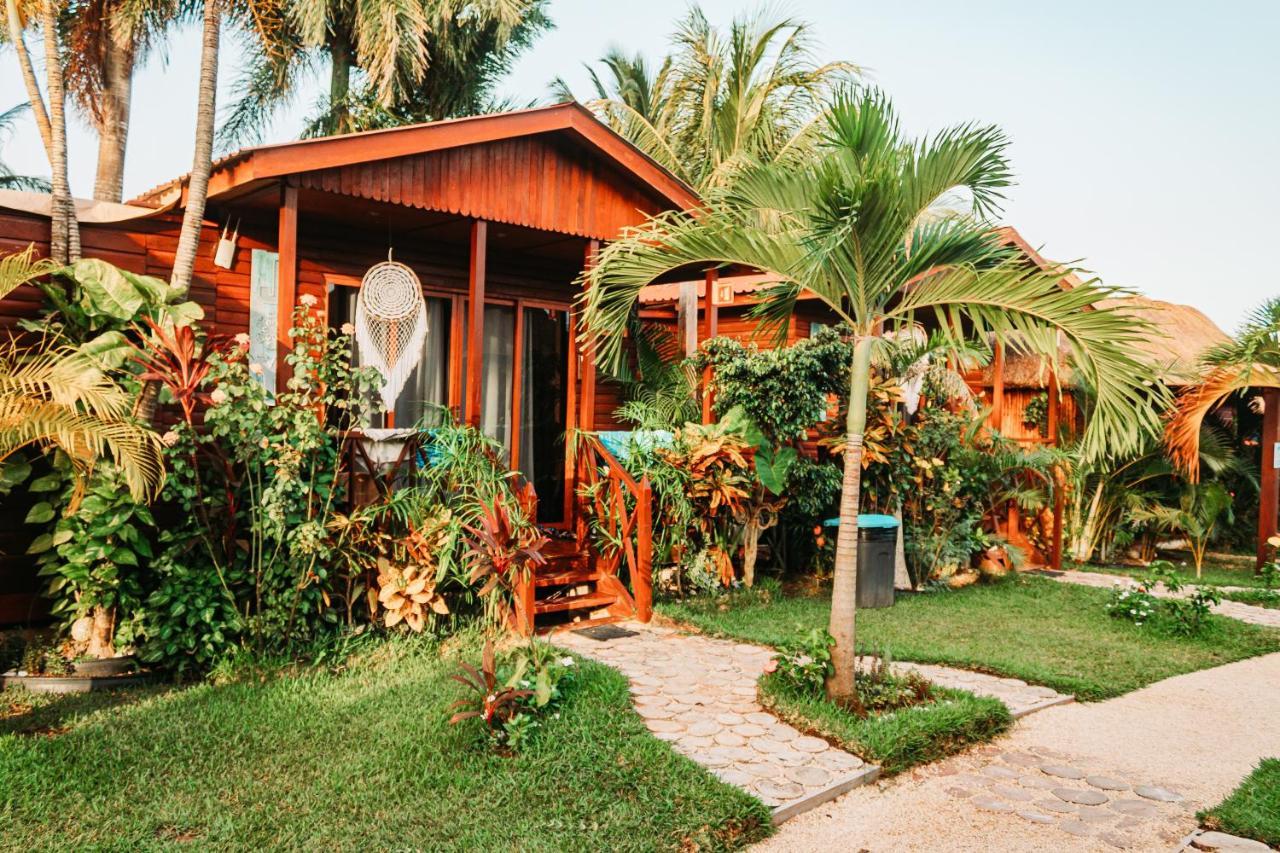 Blue Bird Hotel Bacalar Buitenkant foto